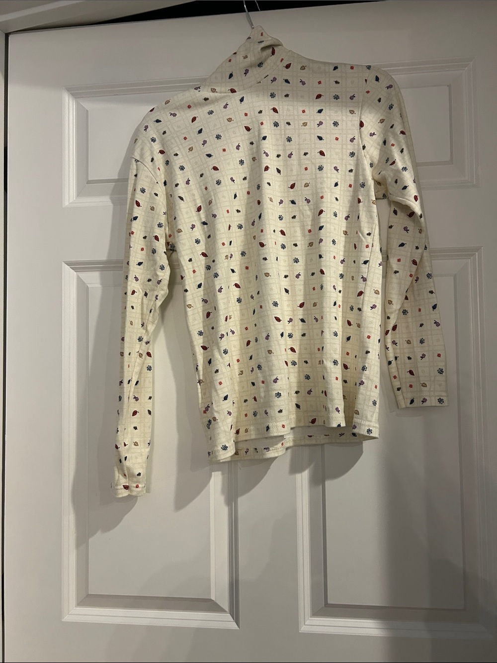 Bobbie Brooks Cream Turtleneck Top with Red & Blue Print
